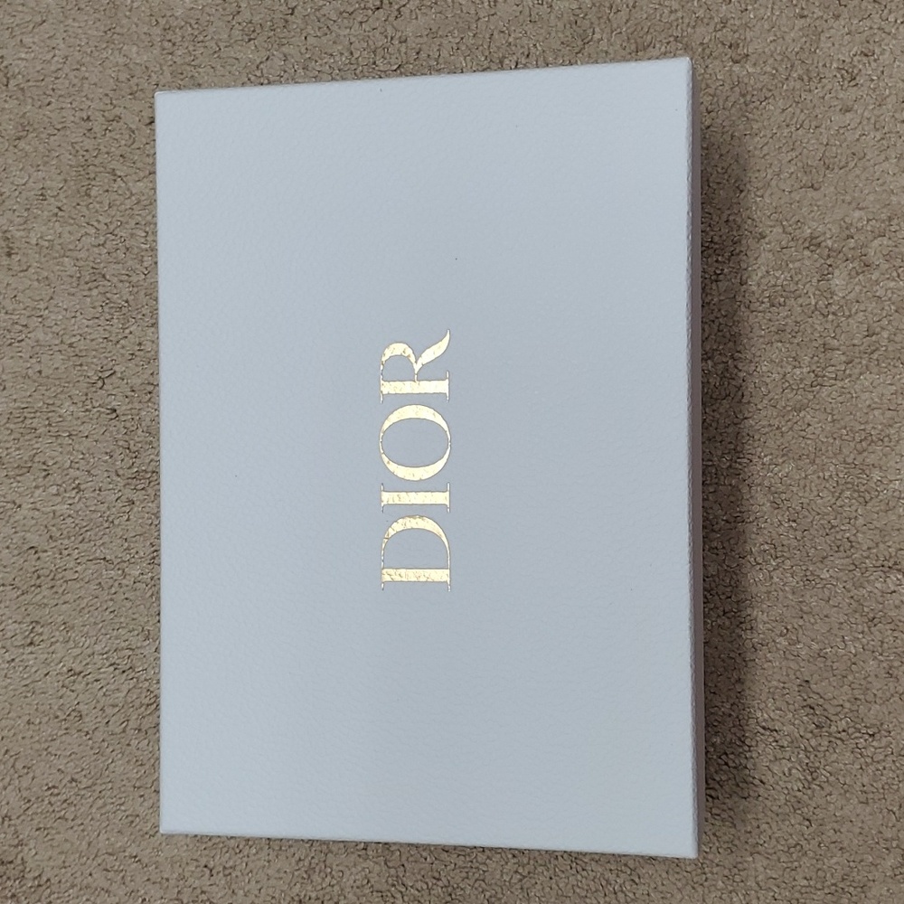 DIOR rectangle box (only) with tissues
